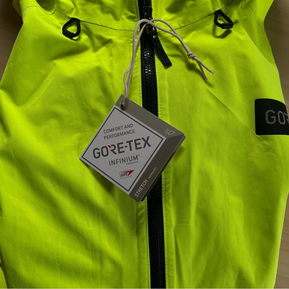 GORE-TEX Endure Neon Cycling Jacket
